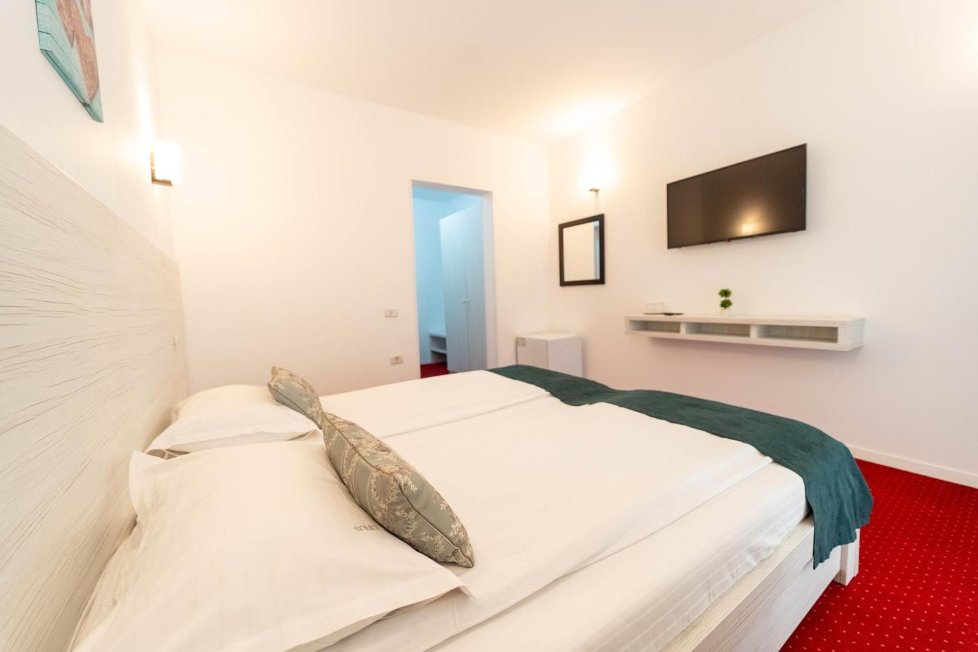 Hotel Cirus プレデアル エクステリア 写真